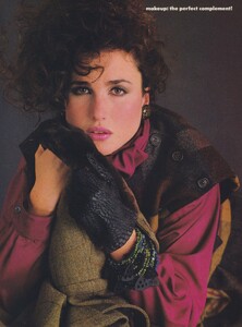 makeup_04.thumb.jpg.67c4a7aca022b37d698f7219997faa26.jpg