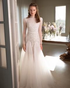 malki_amar_bridal_434048472_379442088337921_3022742734220489799_n.jpg