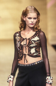 mayA s00blumarine-2s.jpg