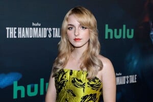 mckenna-grace-the-handmaid-s-tale-season-5-finale-premiere-in-la-11-07-2022-6.jpg