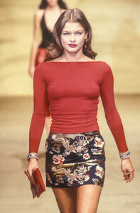 mullerK s00blumarine-2b.jpg