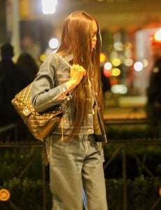 naomi-campbell-arriving-back-at-her-hotel-in-nyc-03-11-2024-1.thumb.jpg.62137b77535e438584f707bda8c38f0d.jpg