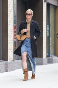 nicky-hilton-out-in-new-york-03-26-2024-6.jpg