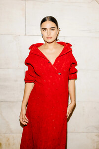 nyfw_f23_backstage_tory_hunter_abrams_005.thumb.jpg.a2507ff125e92c592ca67cfb14071f7d.jpg