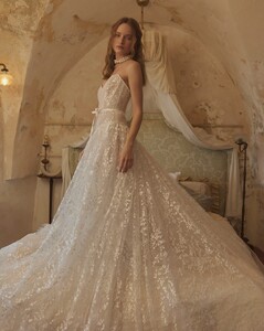 oshratmishal.bridal_433926665_272893505761159_6273535750451106160_n.jpg