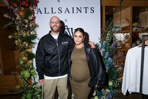 pregnant-vanessa-hudgens-at-allsaints-x-calliwater-capsule-collection-launch-in-los-angeles-10-04-2024-3.jpg