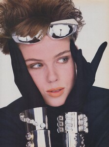 prettier_makeup_02.thumb.jpg.8bea556f7bd18511e0ad001a71d5c302.jpg