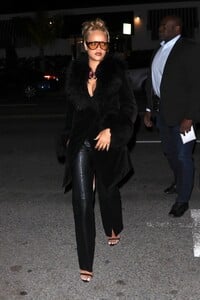 rihanna-in-an-all-black-ensemble-at-the-highlight-room-in-hollywood-04-06-2024-1.jpg