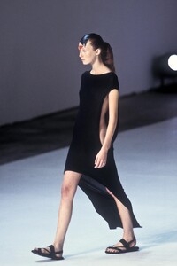 rizers98chalayan-71.thumb.jpg.6cfa65f64b28c7750501795e65c7dcfe.jpg