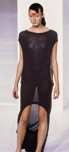 rizers98chalayan-83-v43d10.thumb.jpg.6b051b451bab459bbc702440d6a5a3de.jpg