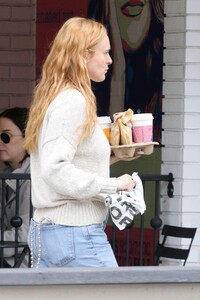 rumer-willis-at-alfred-s-coffee-in-studio-city-02-24-2024-4.jpg