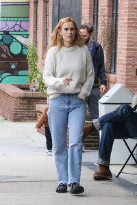 rumer-willis-at-alfred-s-coffee-in-studio-city-02-24-2024-5.jpg