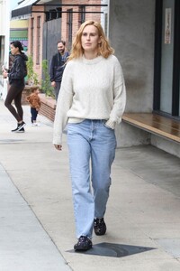 rumer-willis-at-alfred-s-coffee-in-studio-city-02-24-2024-6.jpg