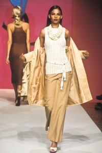 s98ysl-RTW-69.thumb.jpg.8944107141a63507ae561b81b9e233f5.jpg