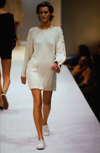 salvatore-ferragamo-ss-1994-13.thumb.jpg.c0d7b46141f377539482987cb53b17c8.jpg