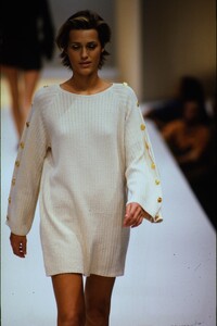 salvatore-ferragamo-ss-1994-15.thumb.jpg.b3abb9aae5da1e40f007bd75b36bf12c.jpg