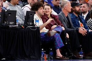 selena-gomez-at-n.y.-knicks-vs-philadelphia-76ers-in-new-york-04-22-2024-3.jpg