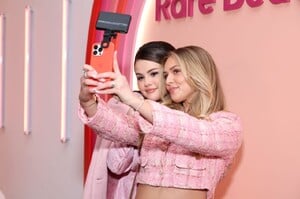 selena-gomez-celebrates-launch-of-rare-beauty-s-pinch-luminous-powder-collection-in-nyc-04-06-2024-1.jpg