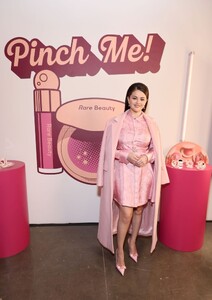 selena-gomez-celebrates-launch-of-rare-beauty-s-pinch-luminous-powder-collection-in-nyc-04-06-2024-3.jpg