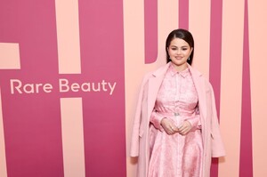 selena-gomez-celebrates-launch-of-rare-beauty-s-pinch-luminous-powder-collection-in-nyc-04-06-2024-8.jpg