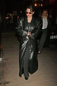 selena-gomez-in-a-chic-leather-coat-leaving-carbone-in-new-york-04-07-2024-3.jpg