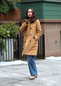 sofia-carson-street-style-new-york-04-19-2024-1.jpg