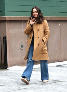 sofia-carson-street-style-new-york-04-19-2024-9.jpg