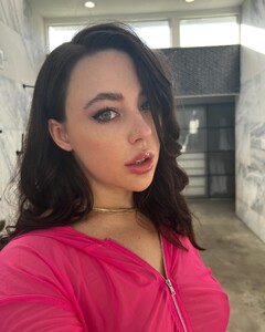 whitneywrightxo_20231023_p_3219487628051071124_3_3219487622313219900.jpg