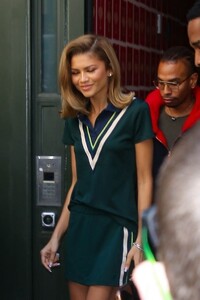 zendaya-leaving-a-new-york-hotel-04-23-2024-3.jpg