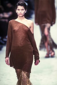 zoeGaze s99romeoGigli-2.jpg