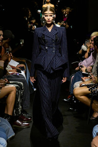 00002-jean-paul-gaultier-fall-2023-couture-credit-gorunway.thumb.jpg.4a544332036ac50cd939d306846006da.jpg