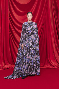 00004-balenciaga-spring-2024-ready-to-wear-credit-brand.thumb.jpg.bde32512183232c39511e8cc408d4490.jpg