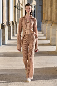 00006-ludovic-de-saint-sernin-spring-2024-menswear-credit-gorunway.thumb.jpg.b2514192831f28b221d0c879604c68f0.jpg