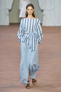 00010-alberta-ferretti-spring-2024-ready-to-wear-credit-gorunway.thumb.jpg.ab5722efac2c8e6f742a58d31d84f54f.jpg