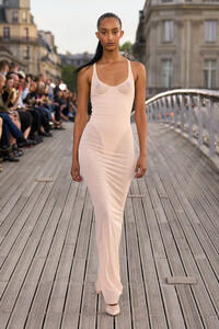 00012-alaia-spring-2024-ready-to-wear-credit-brand.thumb.jpg.851f868fc922156b9b0a9a8a107d1836.jpg