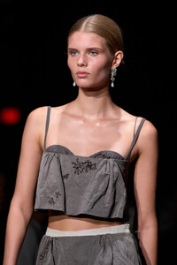 00012-altuzarra-spring-2024-ready-to-wear-details-credit-gorunway.thumb.jpg.b71b790e130ed490480f7878b3ac8daa.jpg