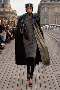 00017-alaia-spring-2024-ready-to-wear-credit-brand.thumb.jpg.febbec6c04352bf3d5a31ab0c7d4158a.jpg