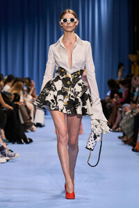 00028-balmain-spring-2024-ready-to-wear-credit-gorunway.thumb.jpg.1d80887660a5cd87d3601f9ddad479b9.jpg