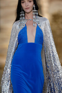 00033-valentino-fall-2023-couture-details-credit-brand.thumb.jpg.a1a6e0df776fb26a455ad52198d44c3f.jpg