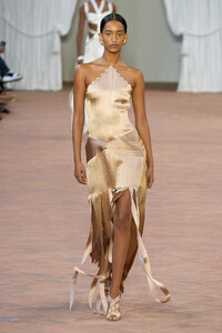 00053-alberta-ferretti-spring-2024-ready-to-wear-credit-gorunway.thumb.jpg.99b8706ebd617f8684dc232841439f7d.jpg