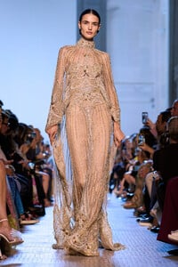 00063-elie-saab-fall-2023-couture-credit-gorunway.thumb.jpg.cebb31966eceacabd439896c9457ae03.jpg