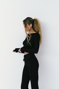 01131306800-a2.jpg