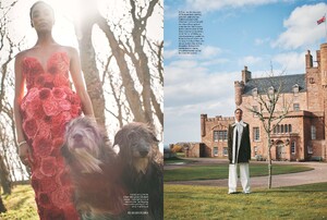 13HarpersBazaarUK06_2024.thumb.jpg.7f38d898ece94068c7ef8bc98b7cd431.jpg
