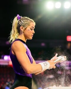 2024_05.06lsugym_438169282_18432261952049700_8772282584845077913_n.thumb.jpg.9e6e441dd0c4d5dc1dee83a6878d6b98.jpg