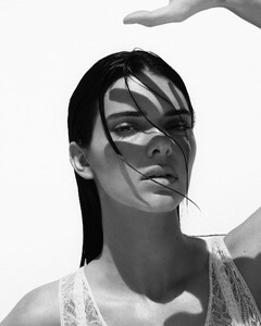 [2024.05.09] kendalljenner_442678275_777162807487639_9138152596381946678_n.jpg