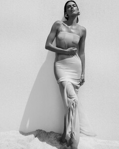 [2024.05.09] voguemagazine_442434024_3600077520253628_5943822469450313125_n.jpg