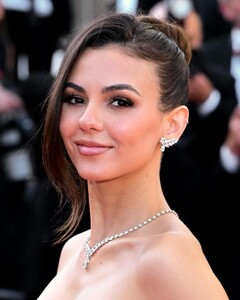 [2024.05.19] victoriajustice_445170134_7604434399614926_2521421491481856720_n.jpg