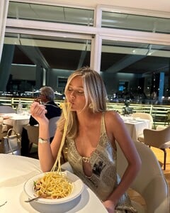 [2024.05.27] hannahg11_446604449_415697978048810_4508597010344402254_n.jpg