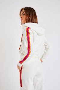 21h-vitality_runnin_jxt10-dos.jpg