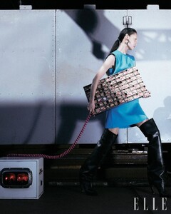 2212263-800w.thumb.jpg.68c82fcac9523b75f33e6f9ab62d492e.jpg
